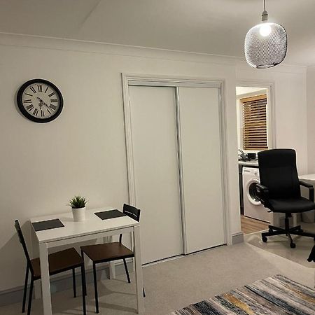 Апартаменты Stunning Studio Flat - Free Parking - 3 Min From Sutton Station Экстерьер фото