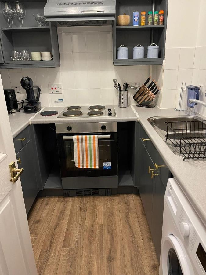 Апартаменты Stunning Studio Flat - Free Parking - 3 Min From Sutton Station Экстерьер фото
